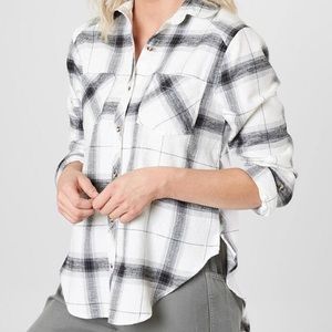 Buckle Brand Daytrip White and Grey Plaid Flannel